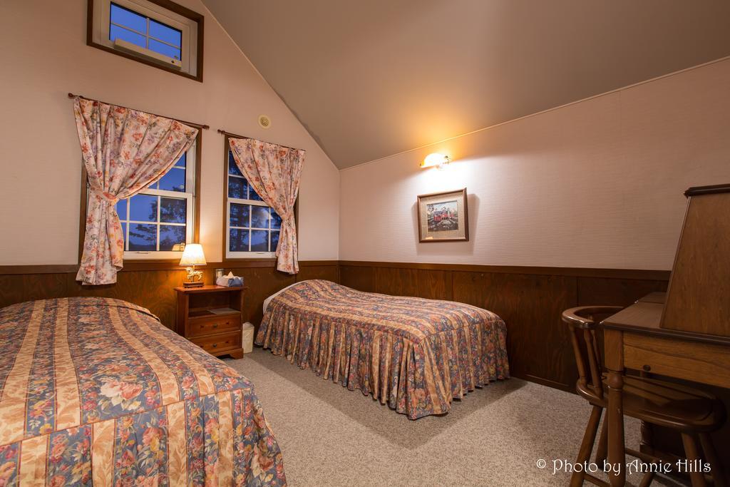 Annie Hills Bed & Breakfast Татешина Екстериор снимка