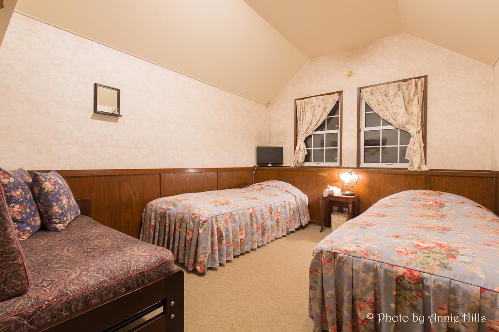 Annie Hills Bed & Breakfast Татешина Екстериор снимка